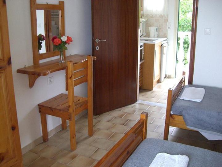 Anatoli Apartments Агиос Стефанос Экстерьер фото